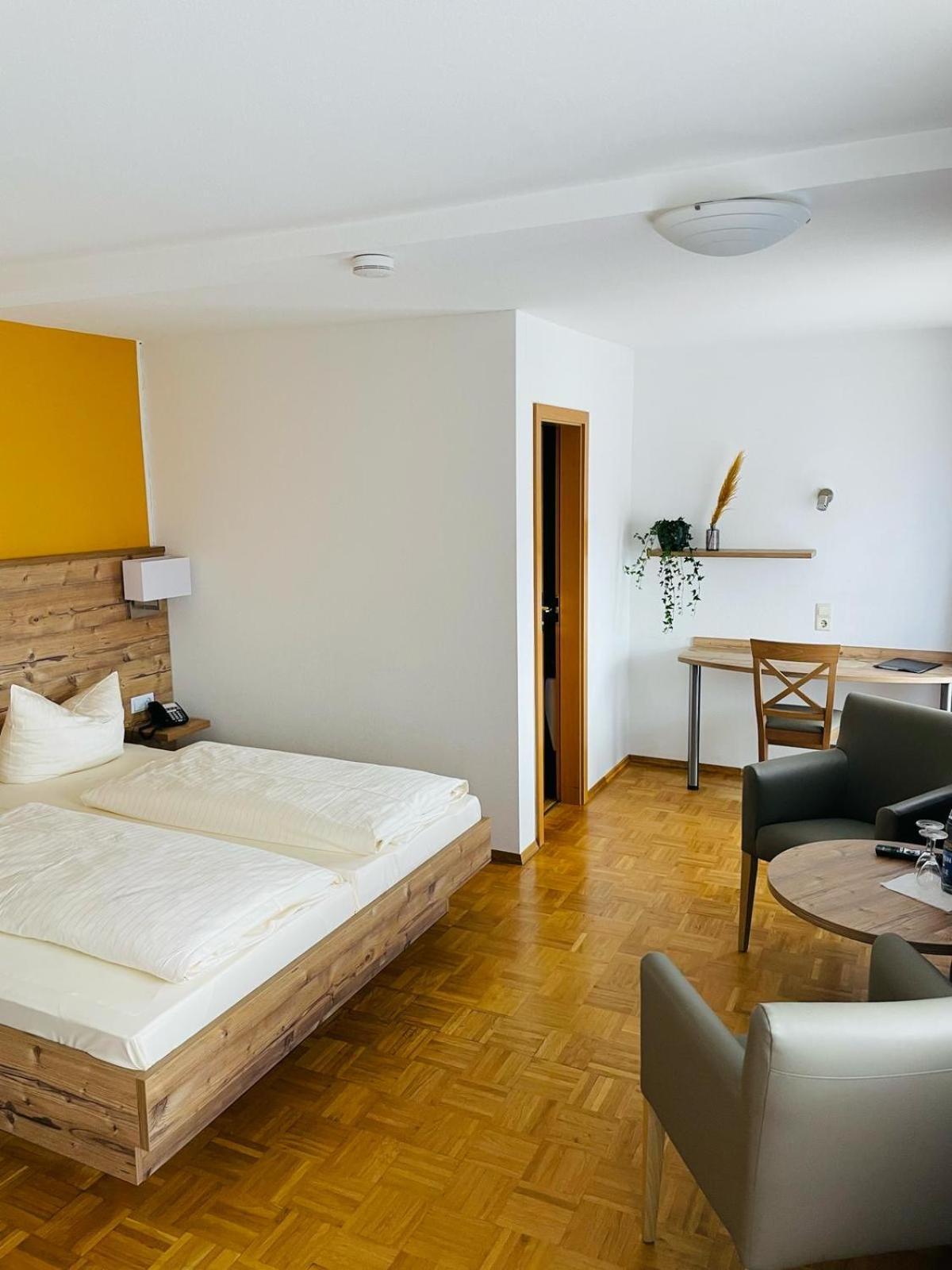 Hotel Traube Loßburg Exteriör bild